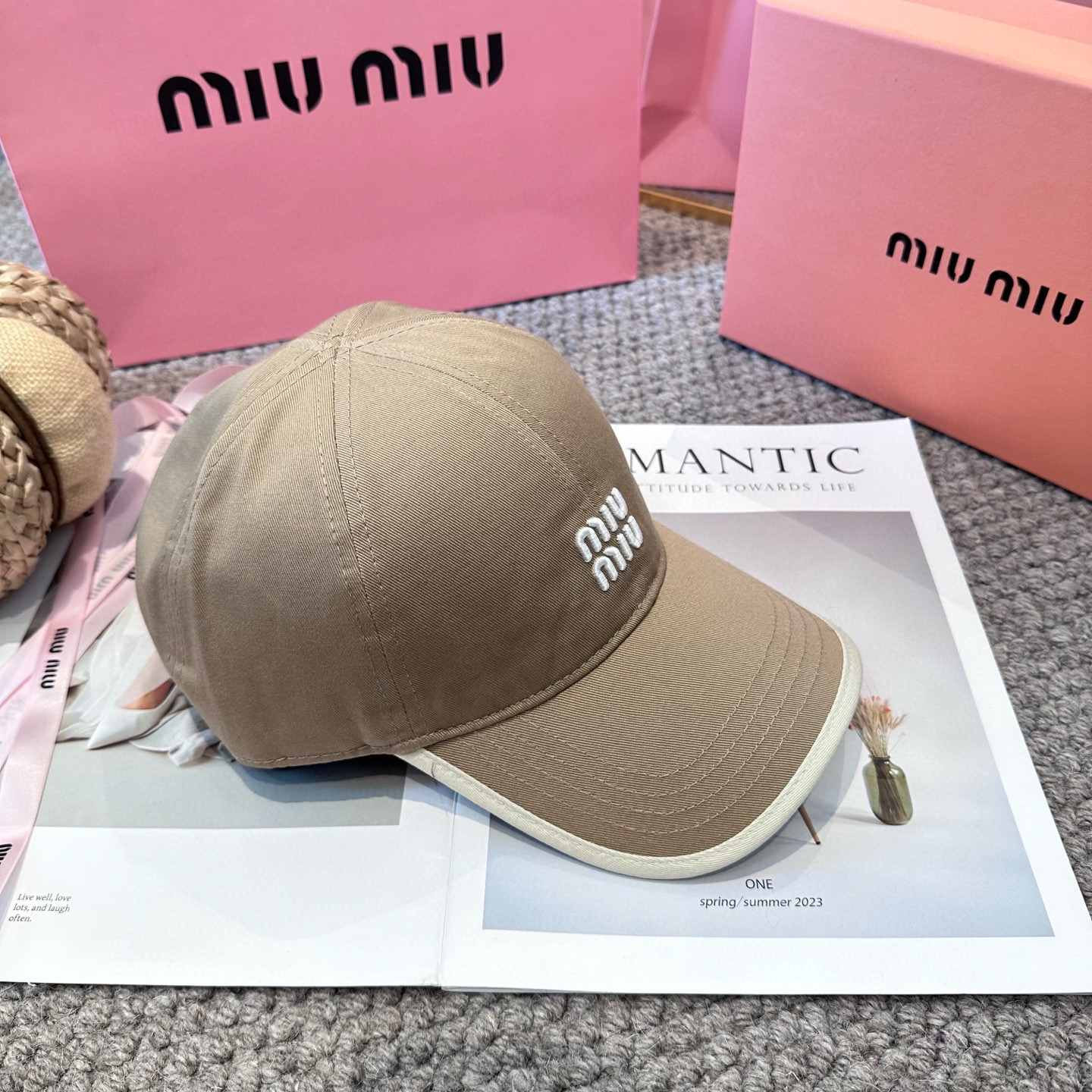MIUMIU