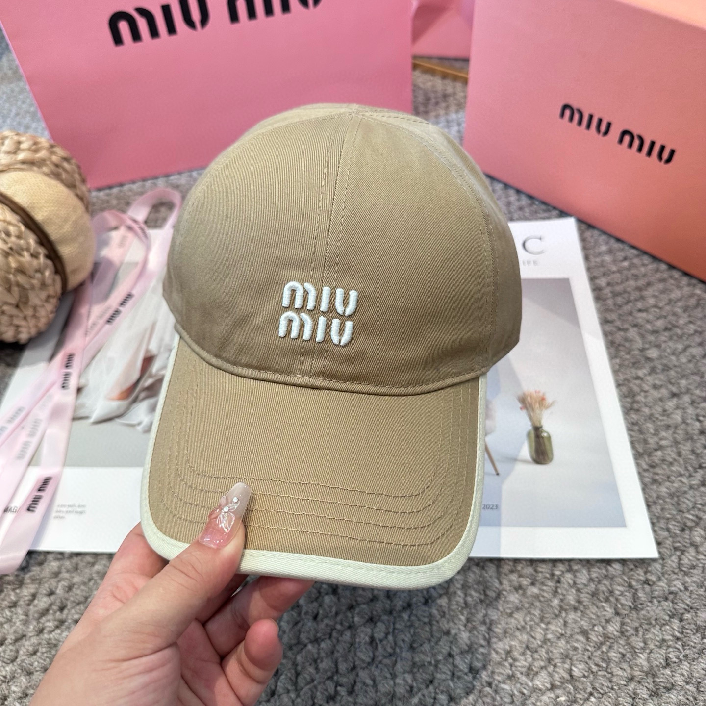 MIUMIU