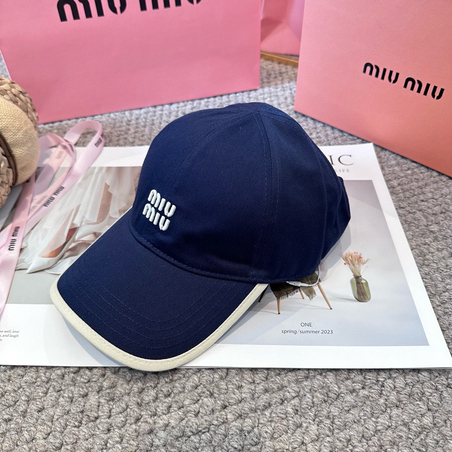 MIUMIU