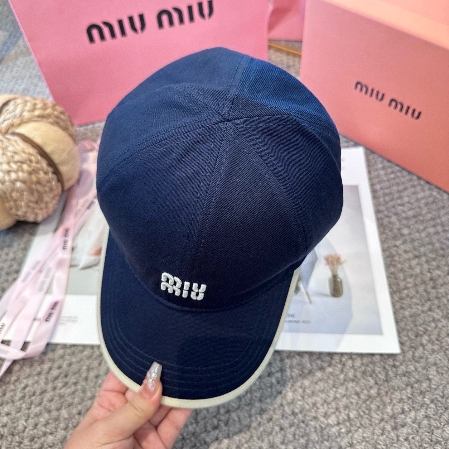 MIUMIU