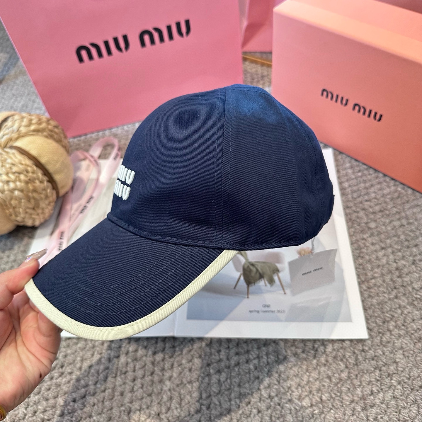 MIUMIU