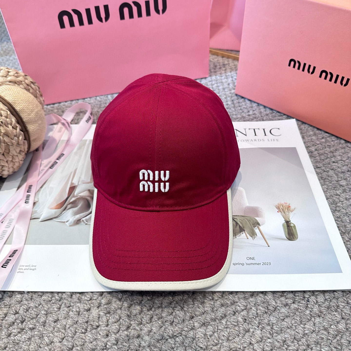 MIUMIU