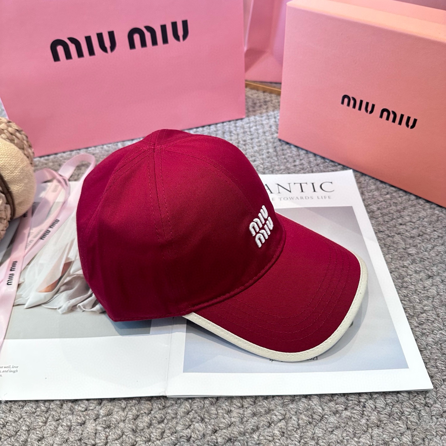 MIUMIU
