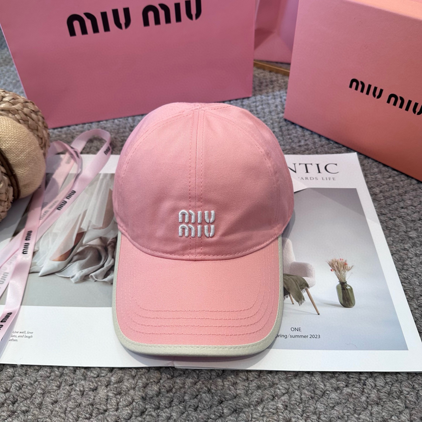 MIUMIU