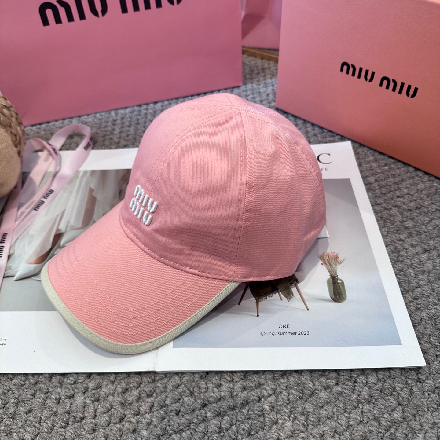 MIUMIU