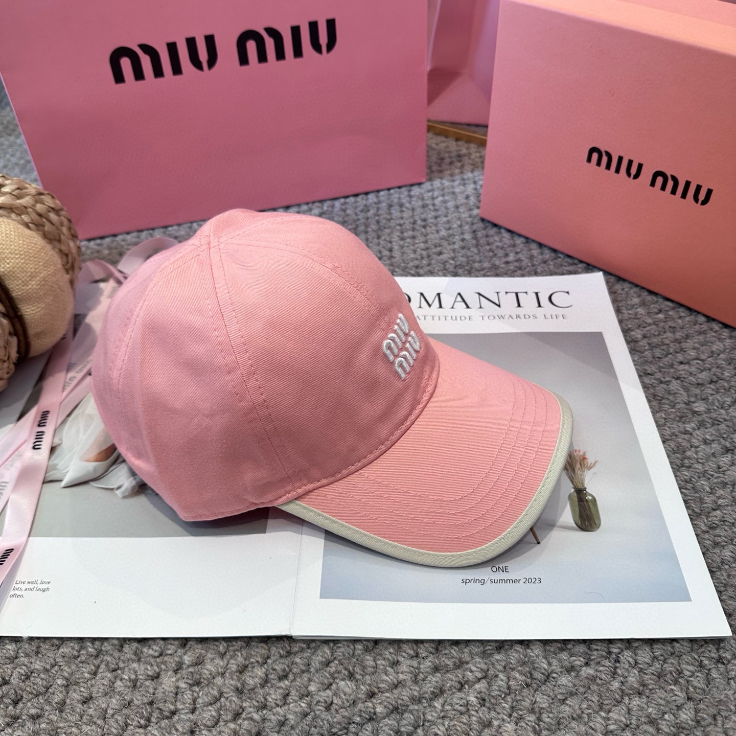 MIUMIU