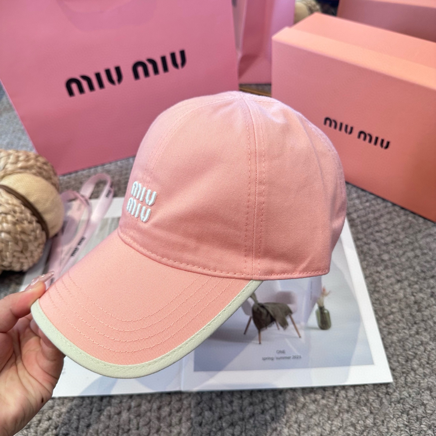 MIUMIU