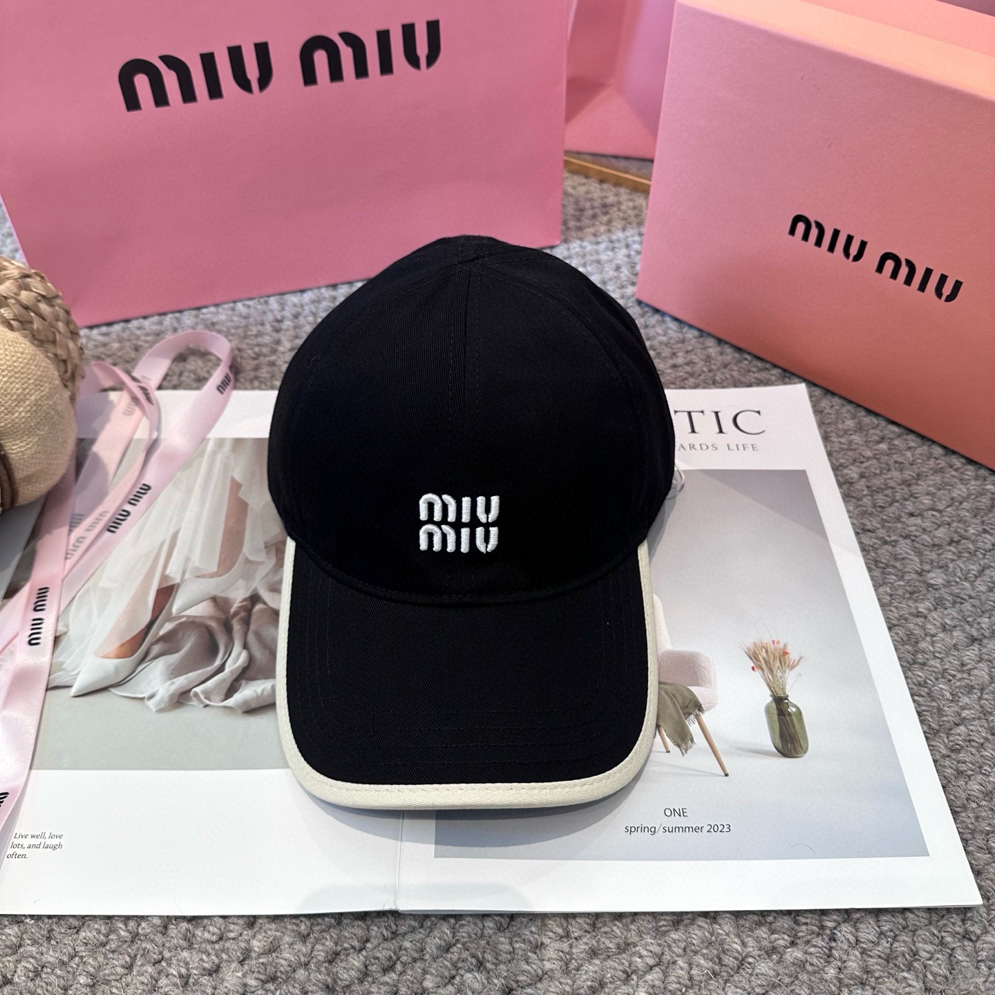 MIUMIU