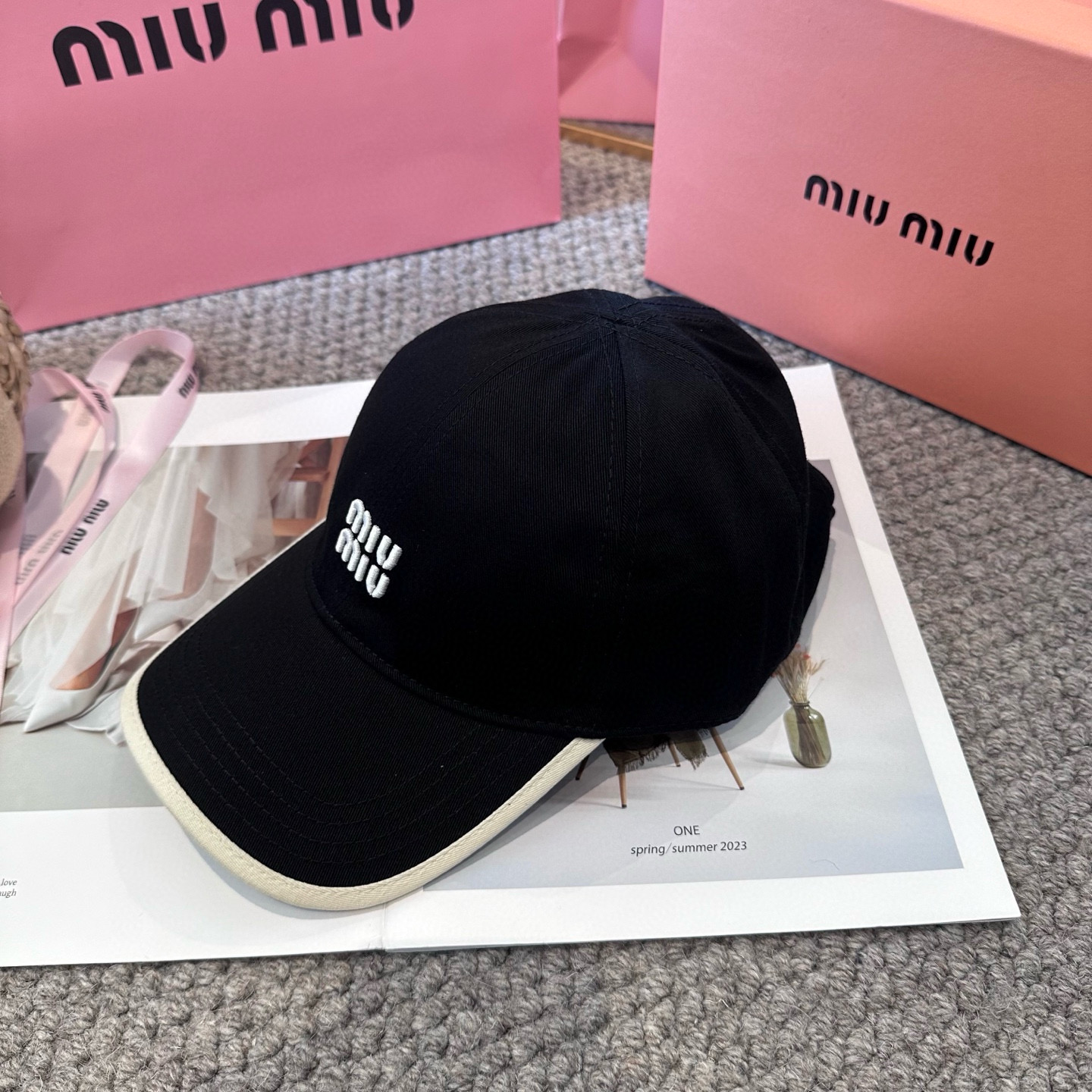 MIUMIU