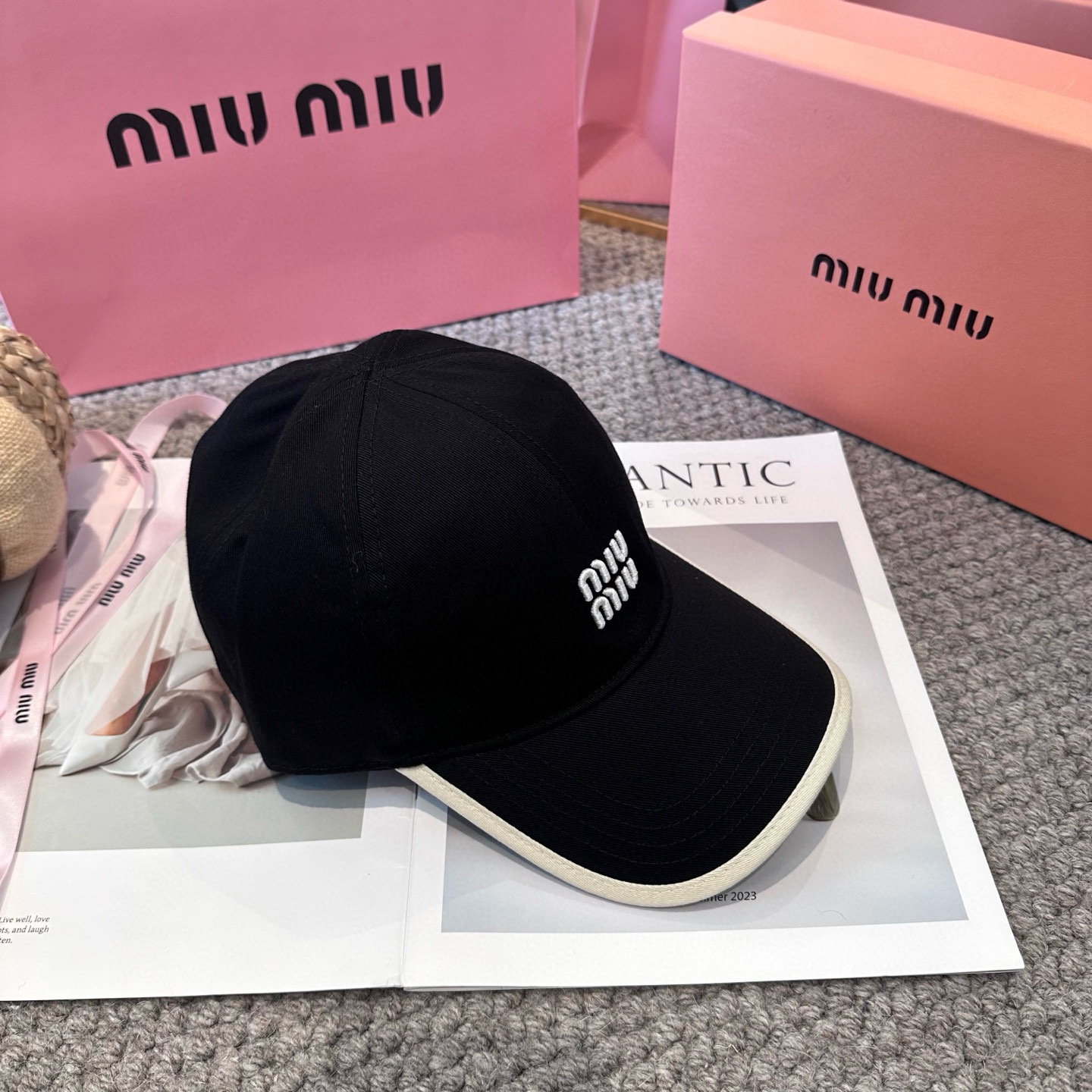 MIUMIU