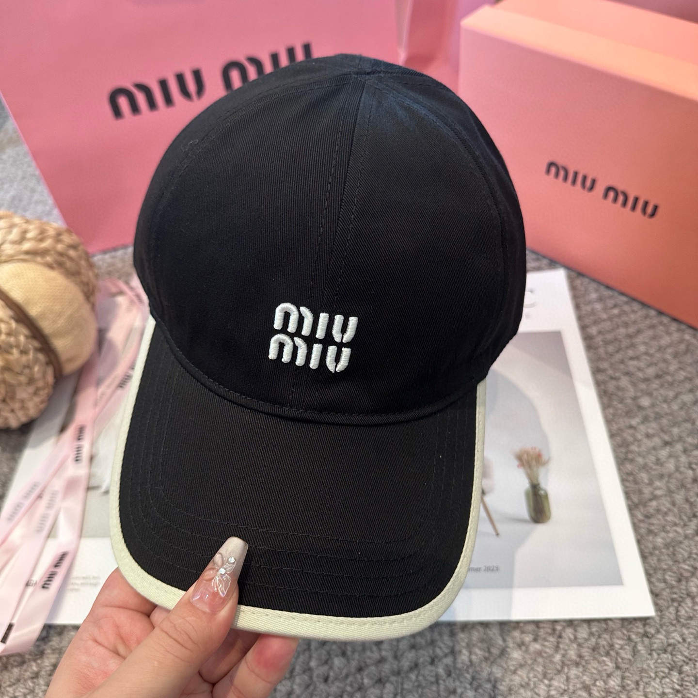 MIUMIU