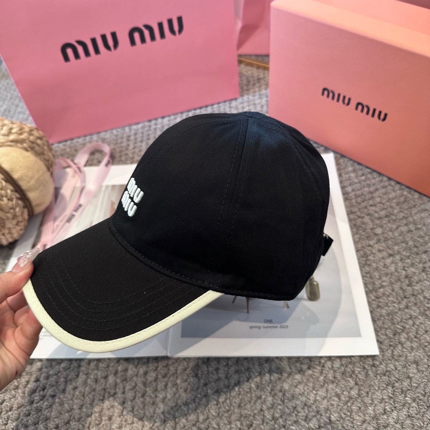 MIUMIU
