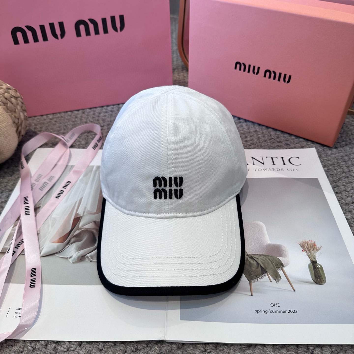 MIUMIU