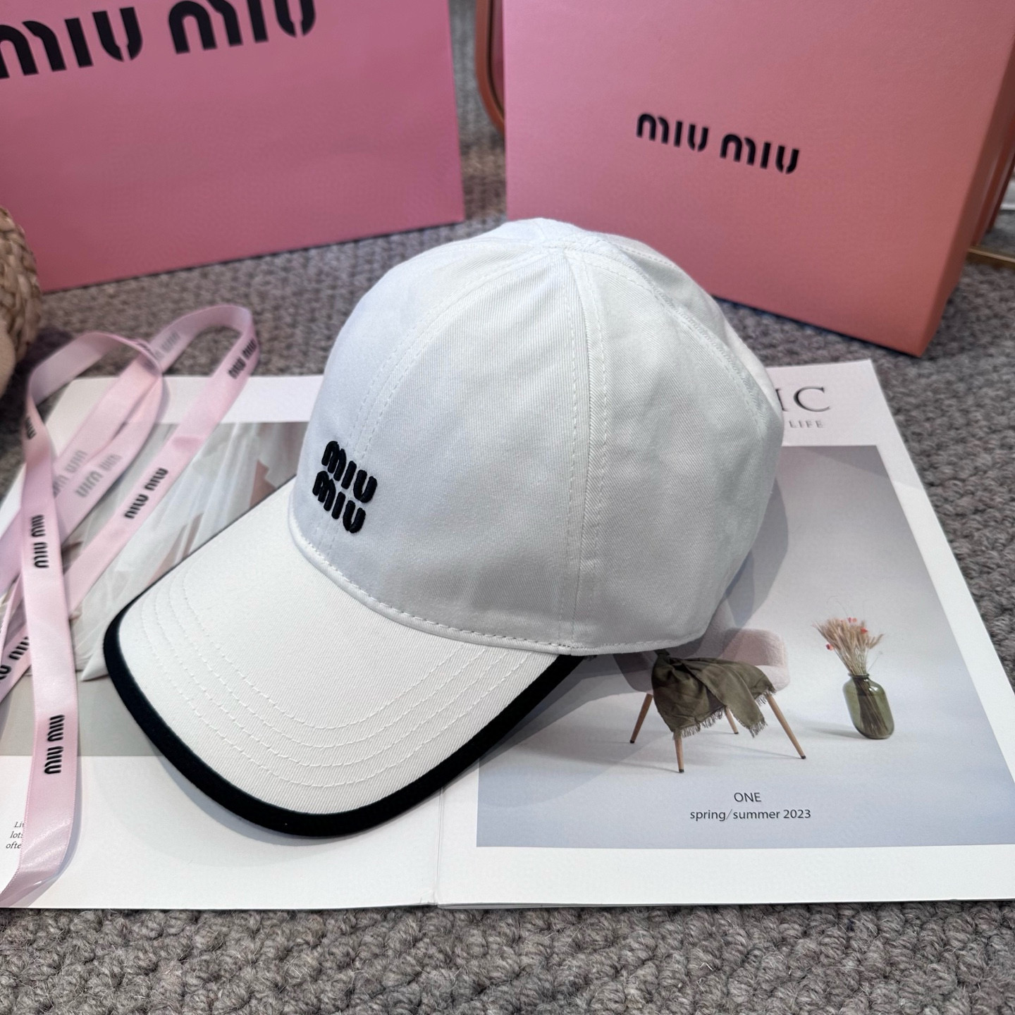 MIUMIU