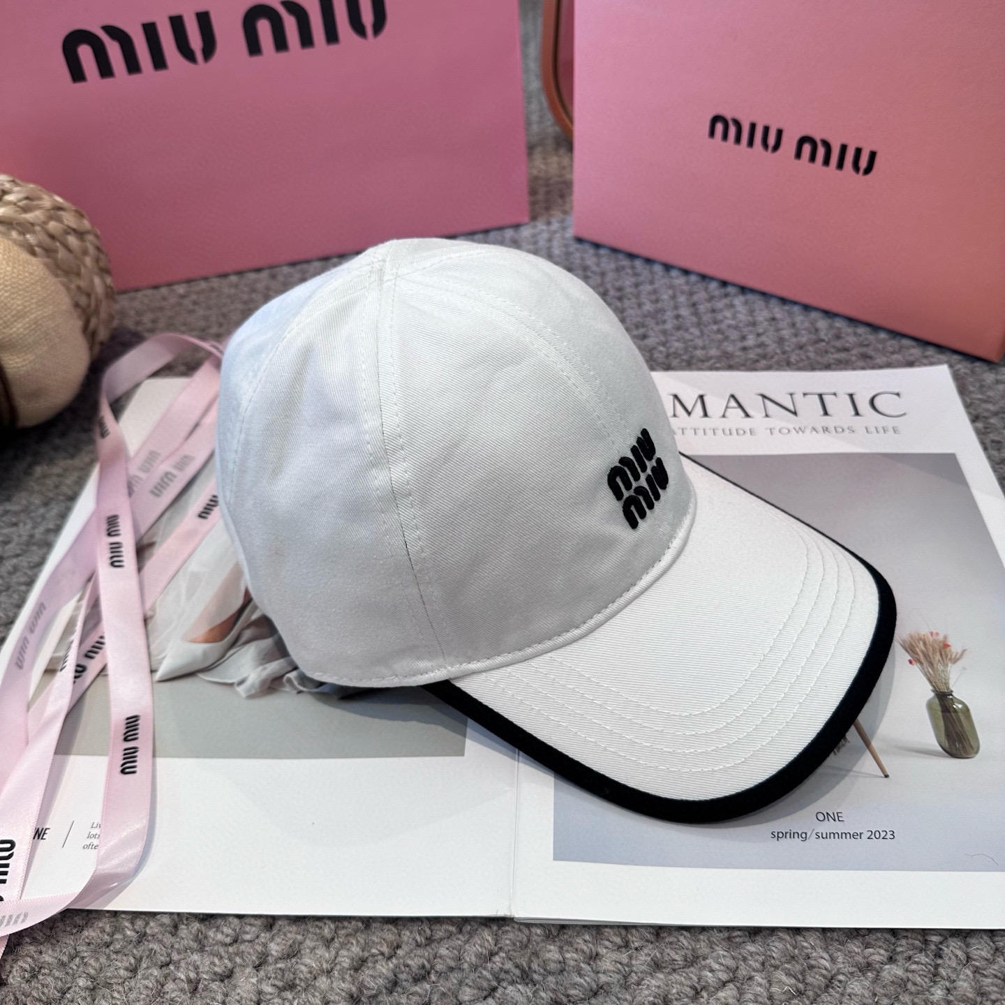MIUMIU