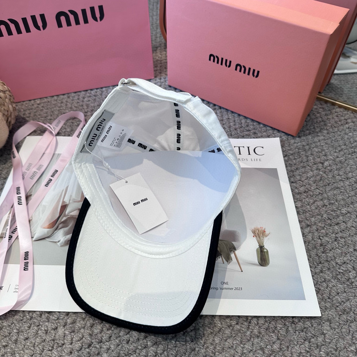 MIUMIU