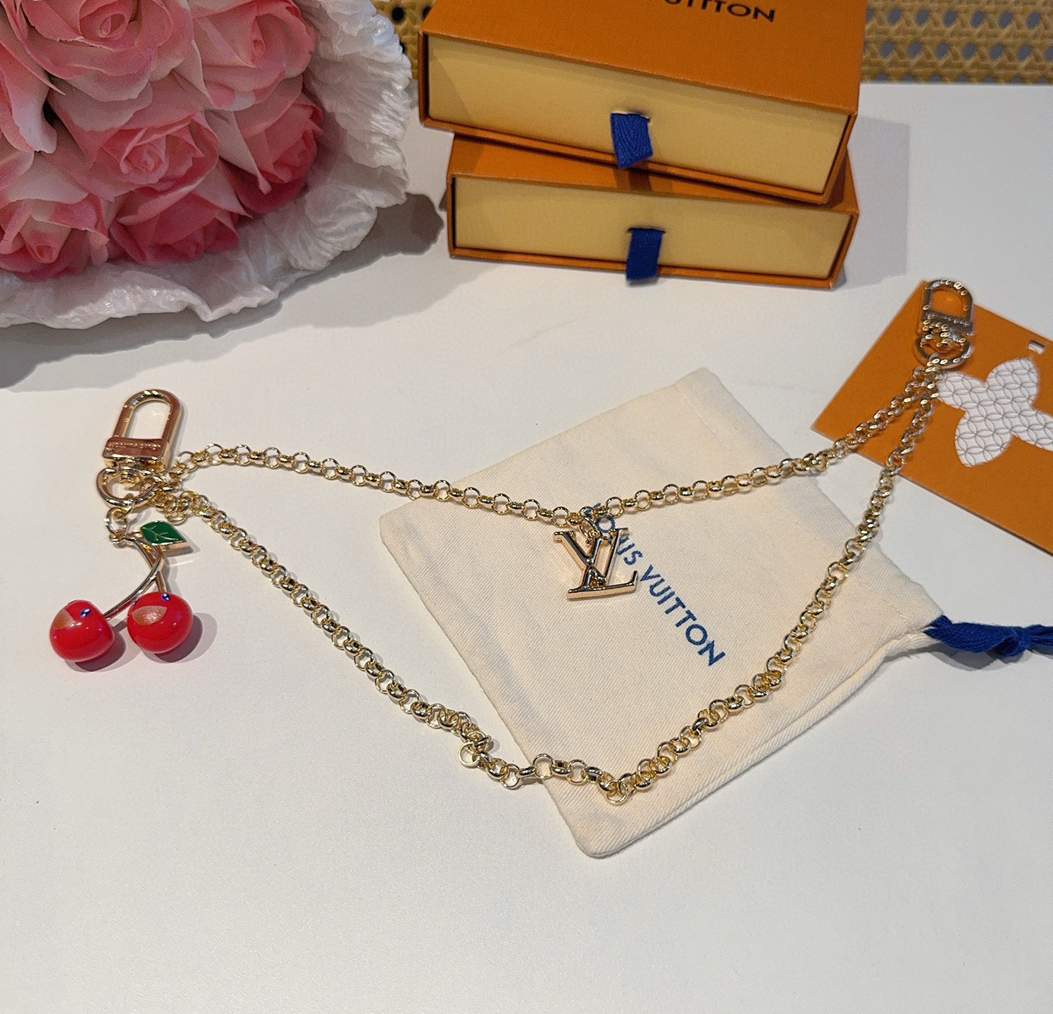 LOUIS VUITTON