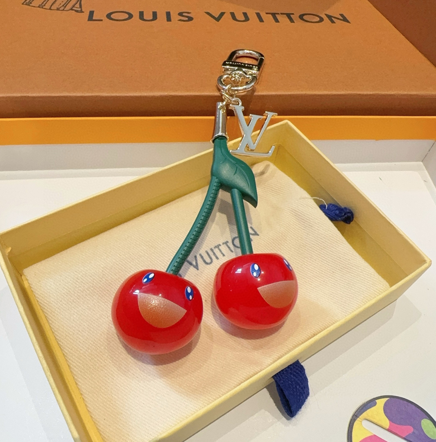 LOUIS VUITTON