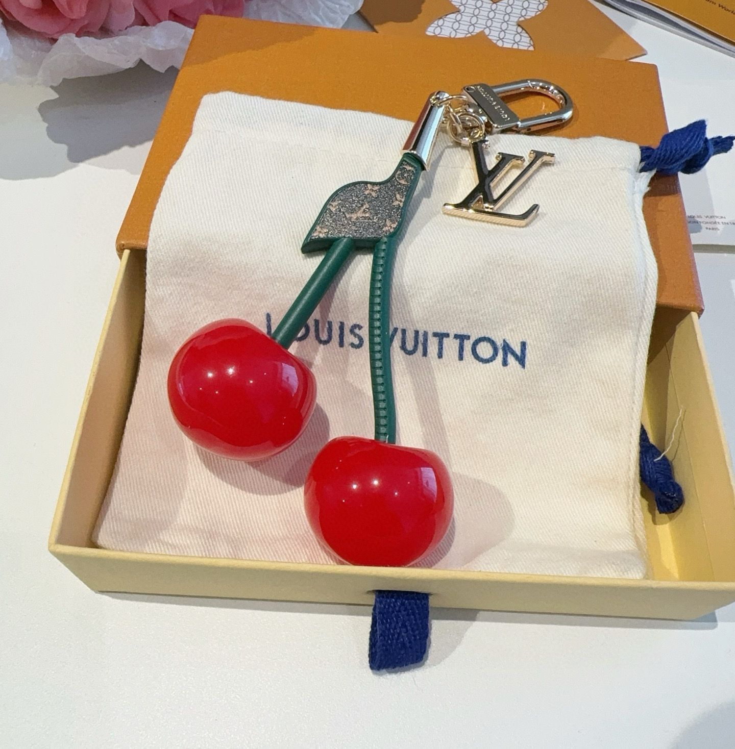 LOUIS VUITTON