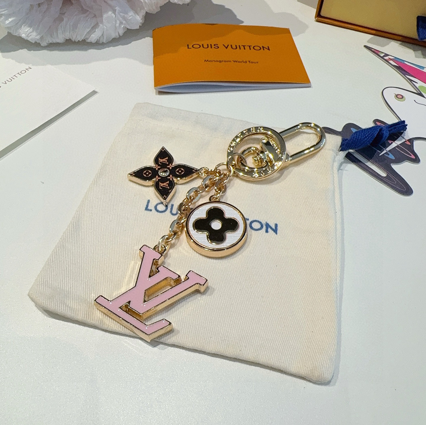 LOUIS VUITTON