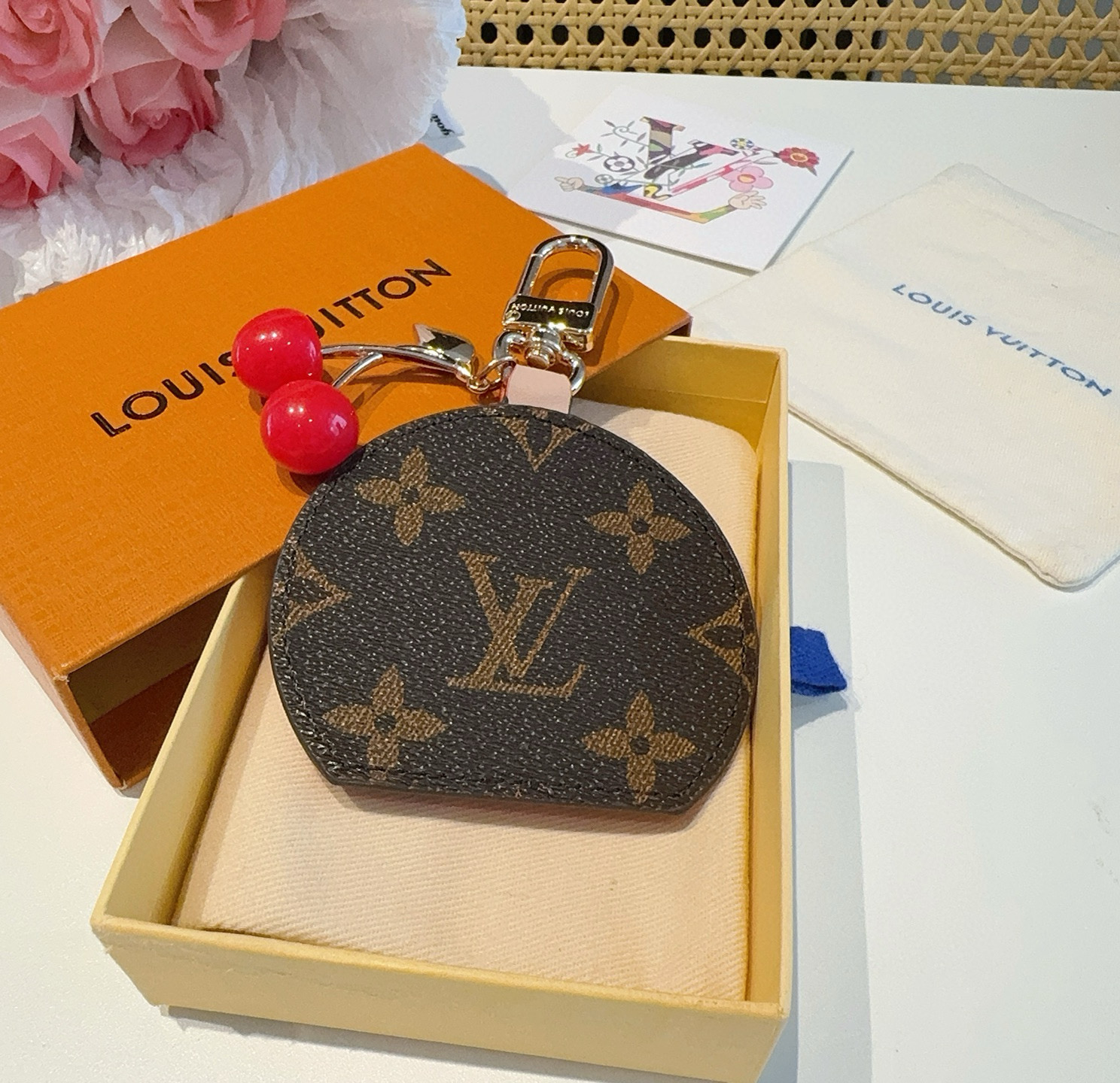 LOUIS VUITTON