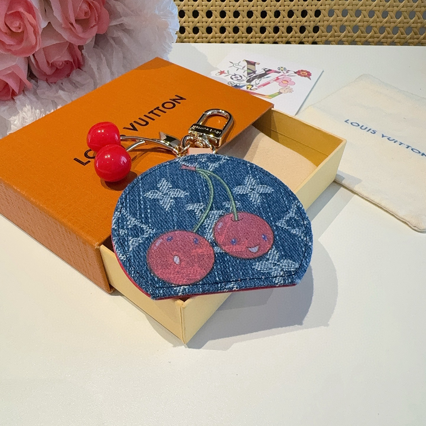 LOUIS VUITTON
