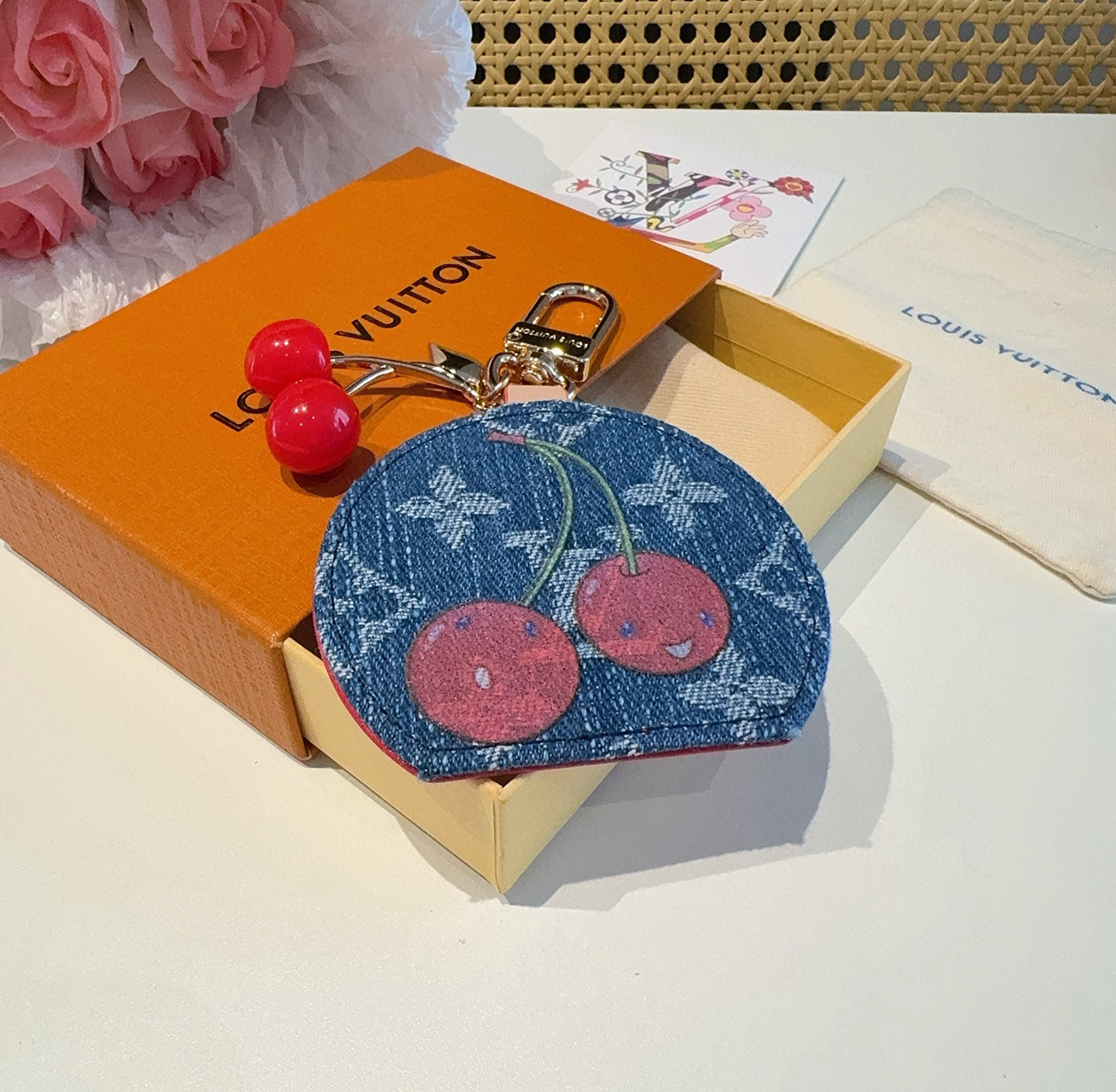 LOUIS VUITTON