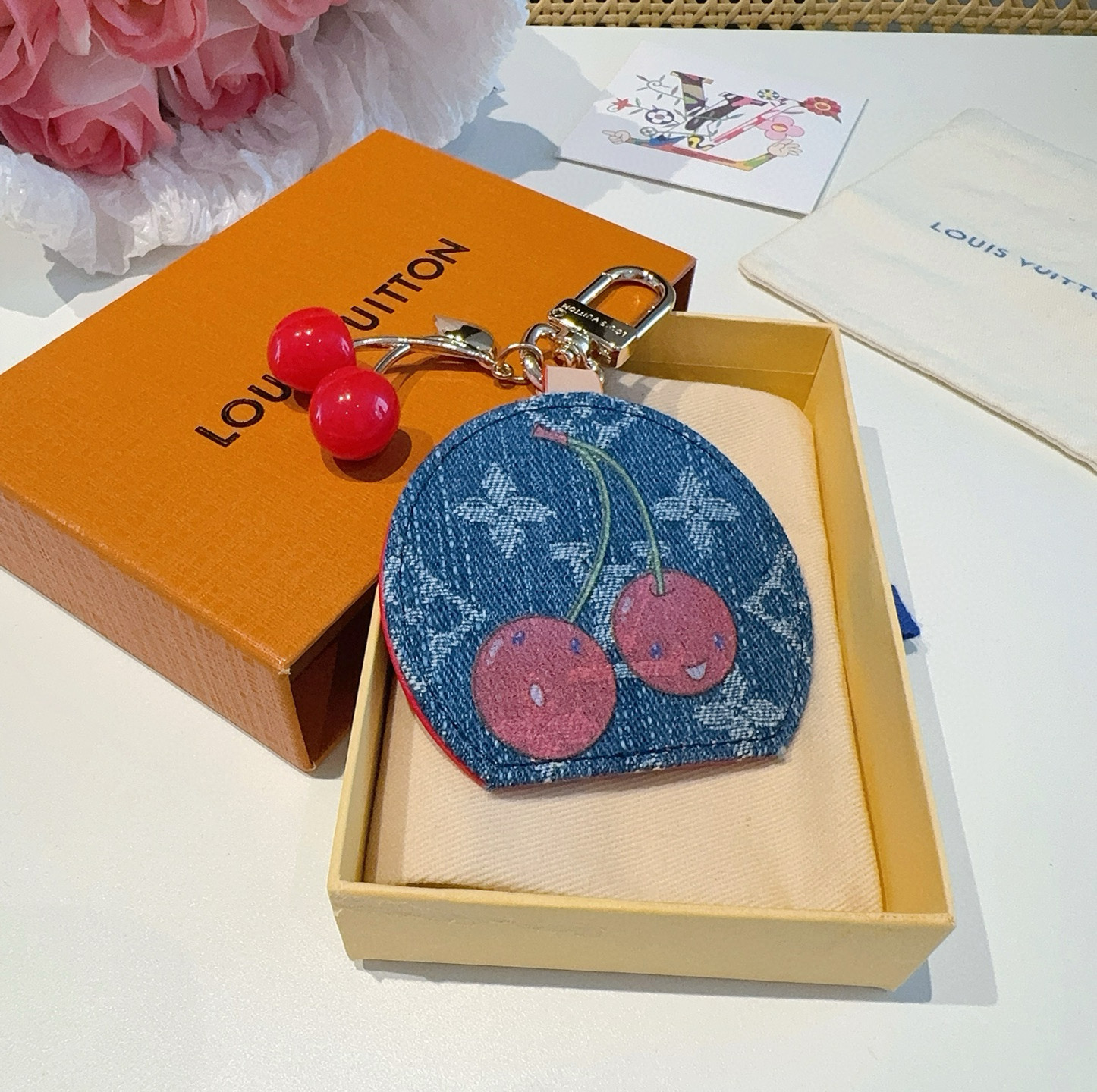 LOUIS VUITTON