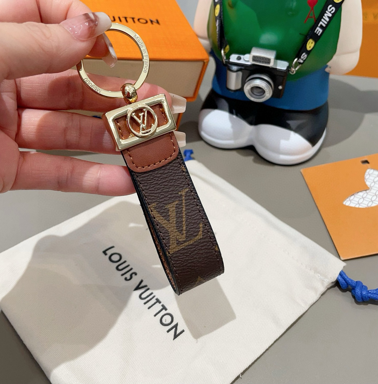 LOUIS VUITTON