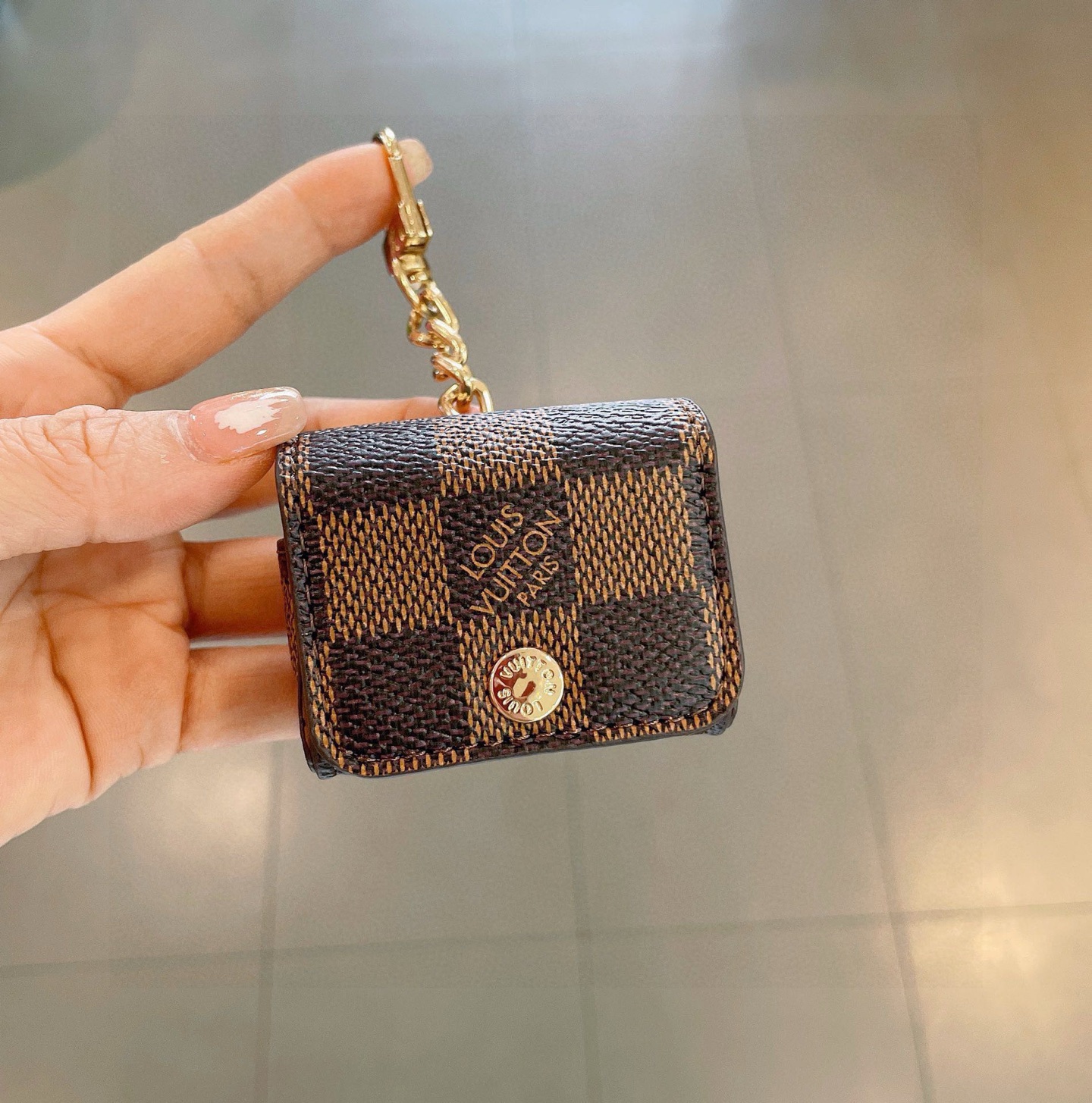 LOUIS VUITTON
