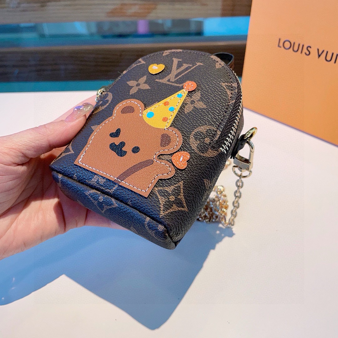 LOUIS VUITTON