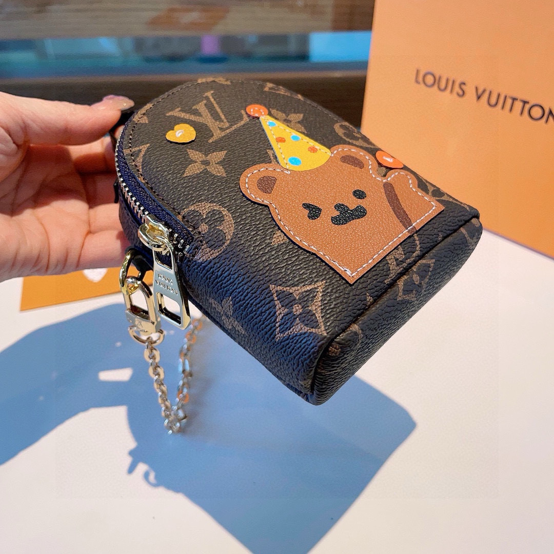 LOUIS VUITTON