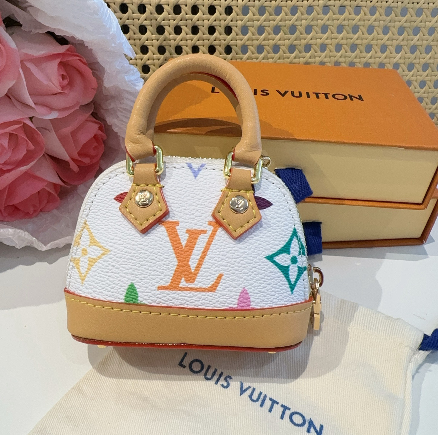 LOUIS VUITTON