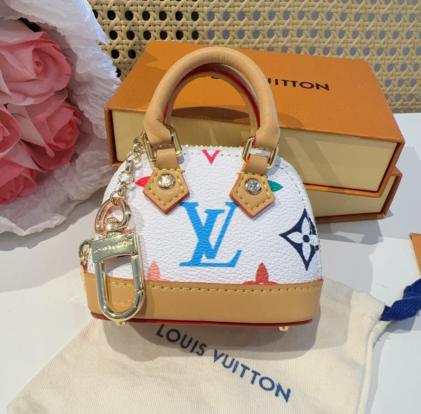 LOUIS VUITTON