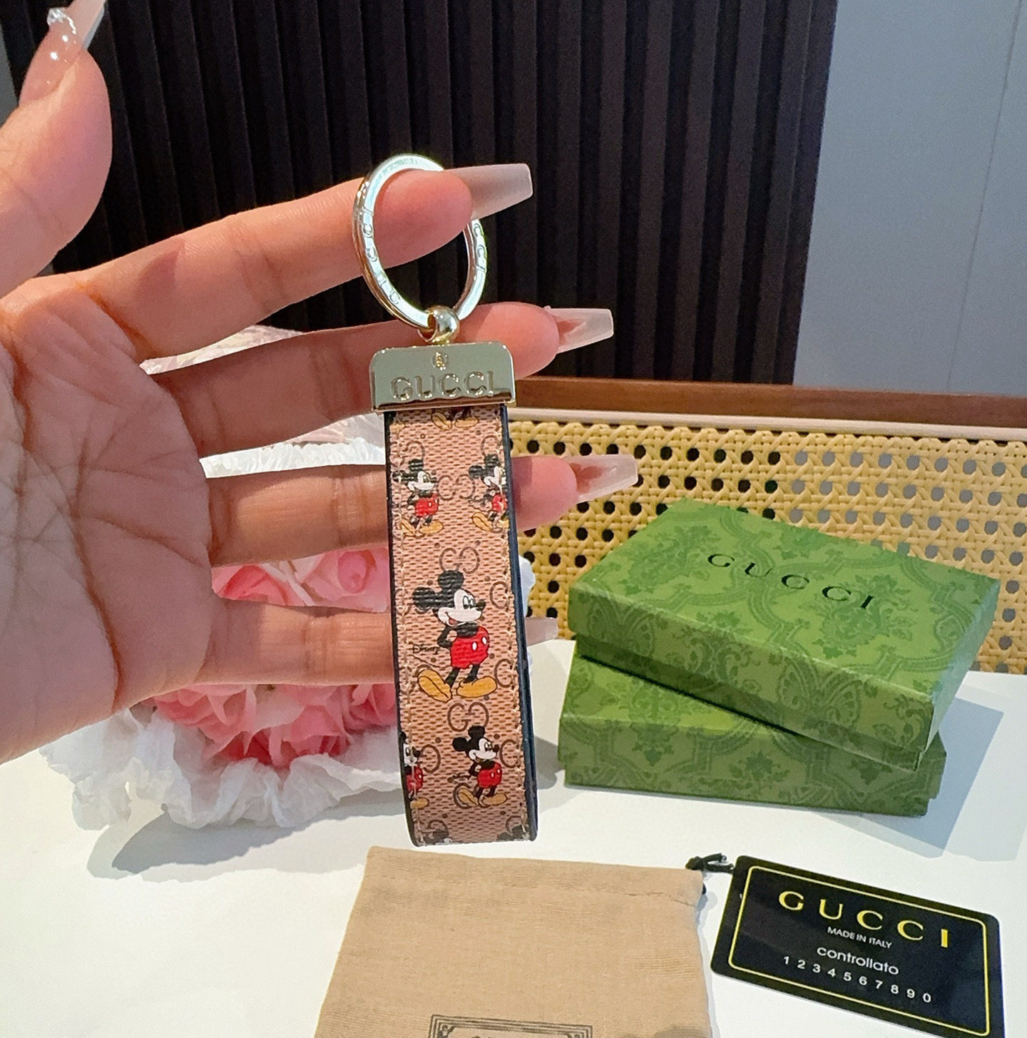 GUCCI