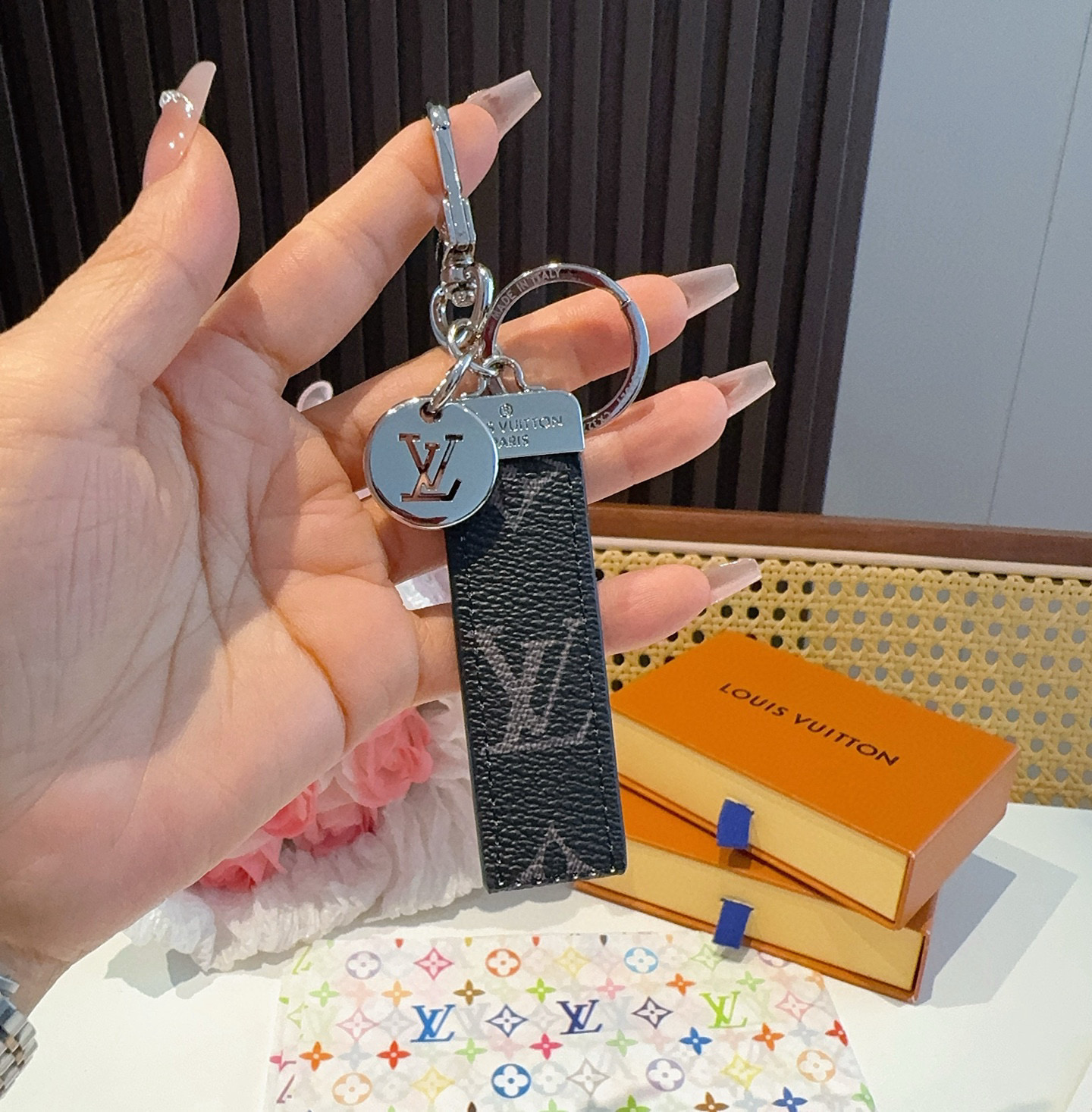 LOUIS VUITTON