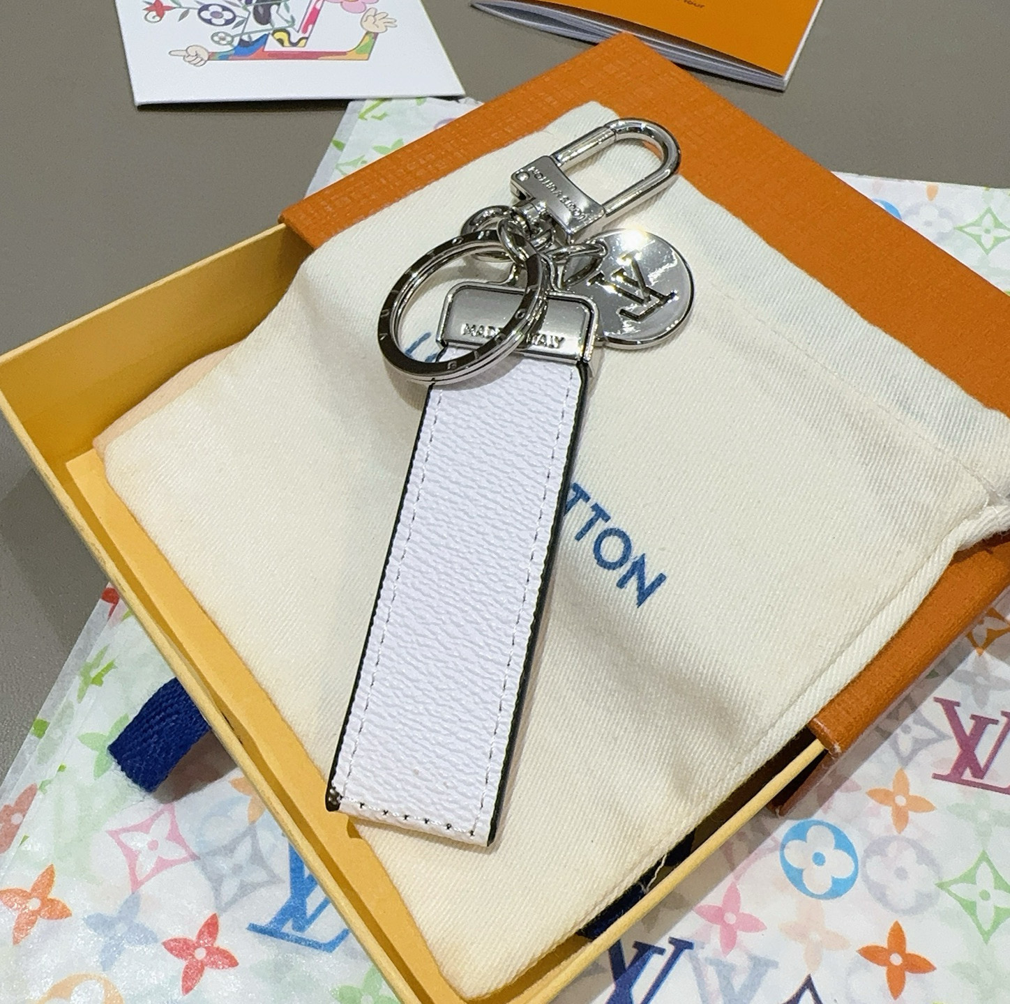 LOUIS VUITTON