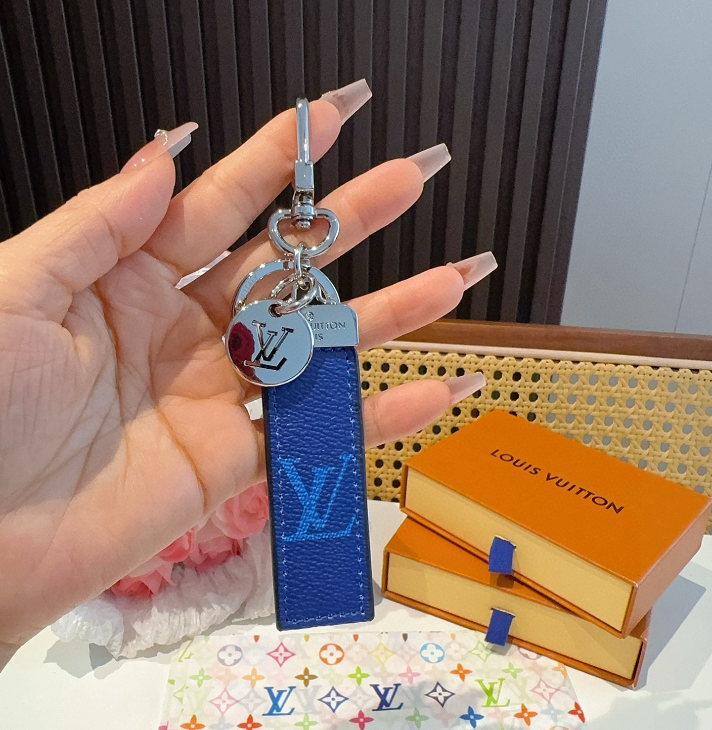 LOUIS VUITTON