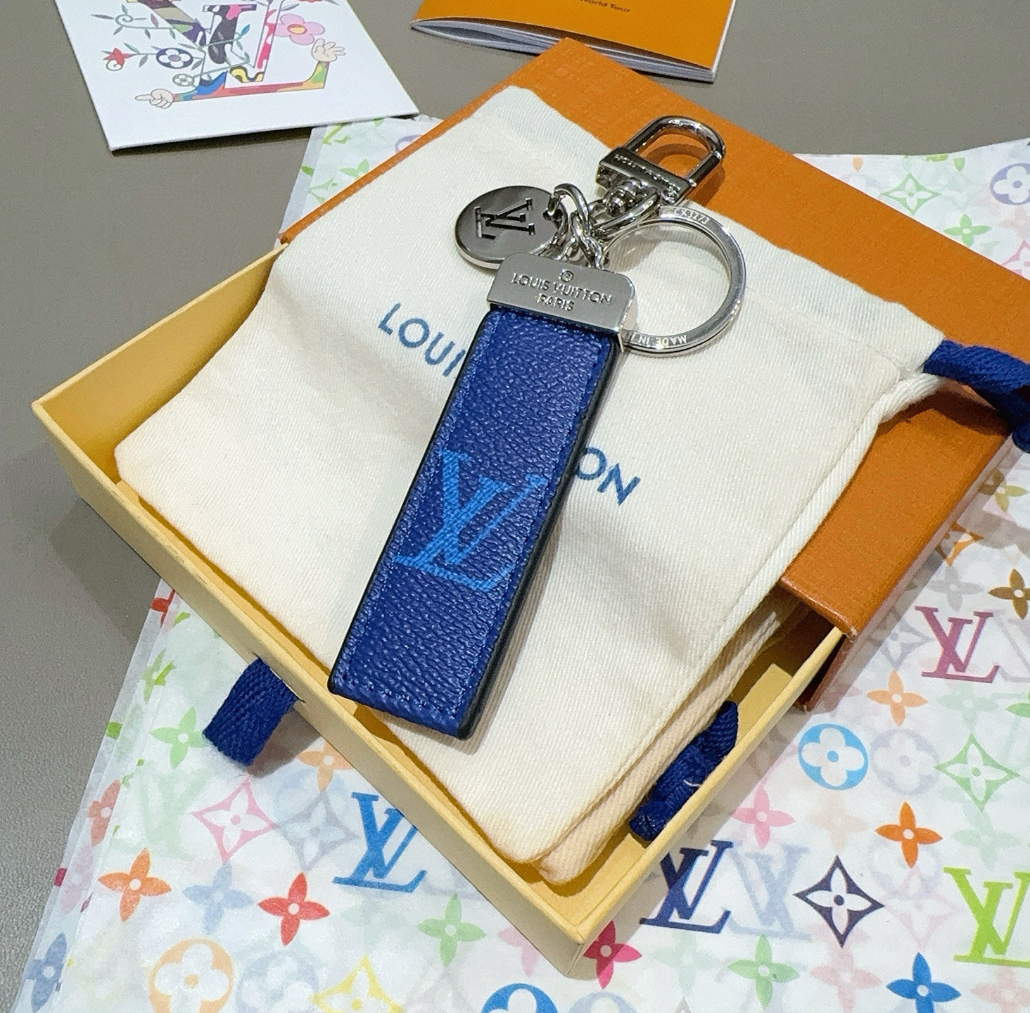 LOUIS VUITTON