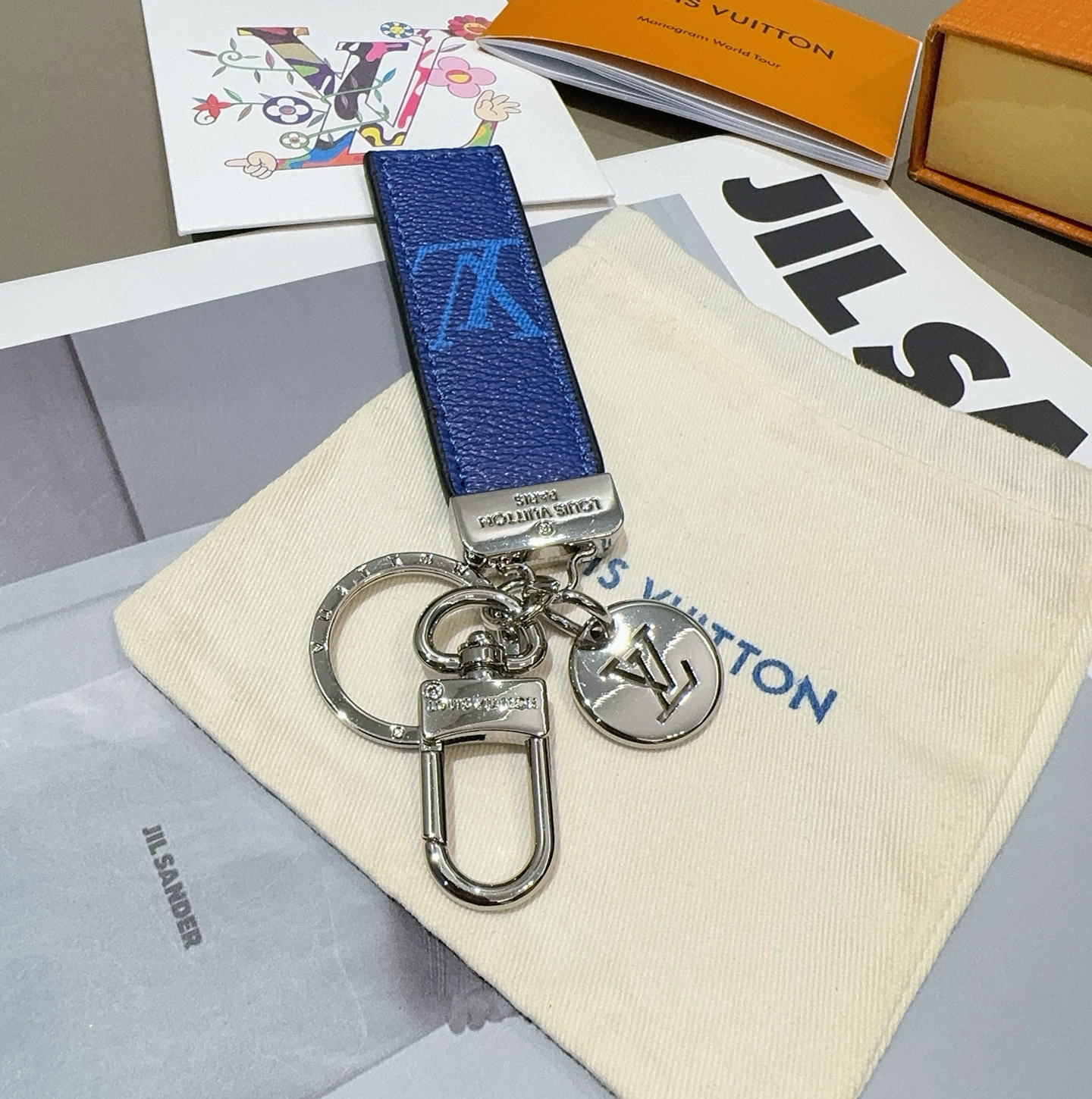 LOUIS VUITTON