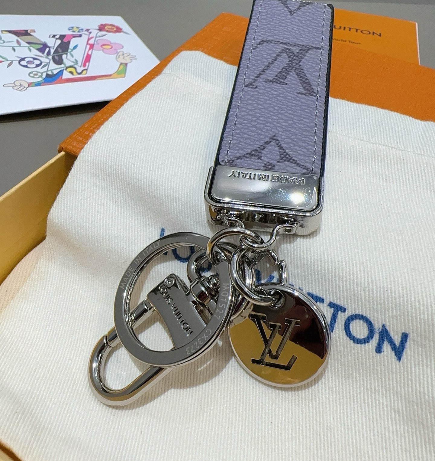 LOUIS VUITTON