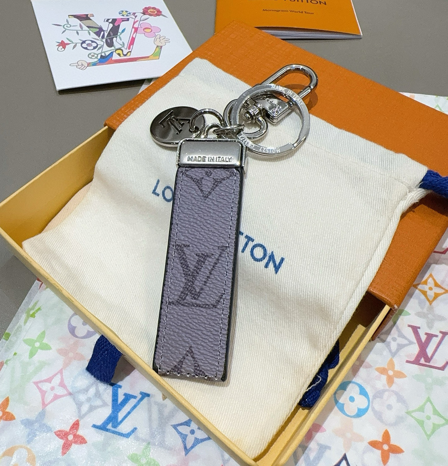 LOUIS VUITTON