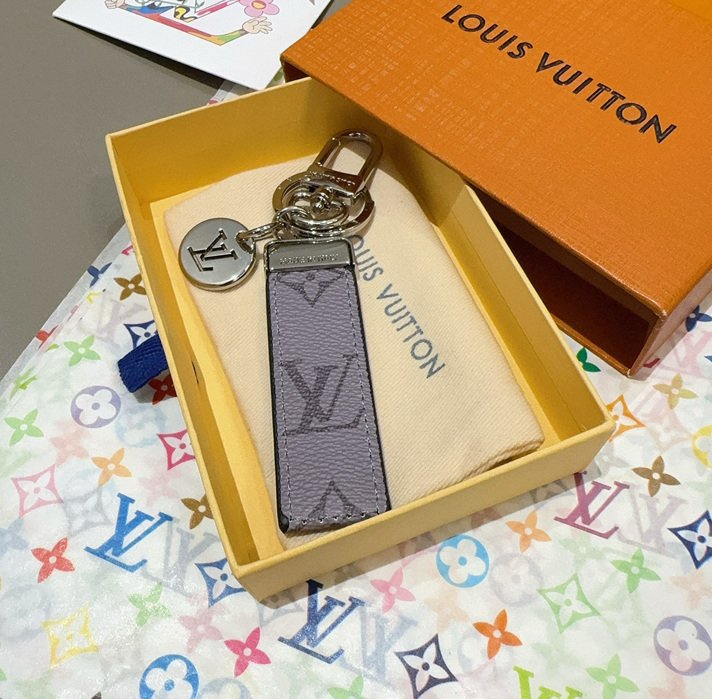 LOUIS VUITTON