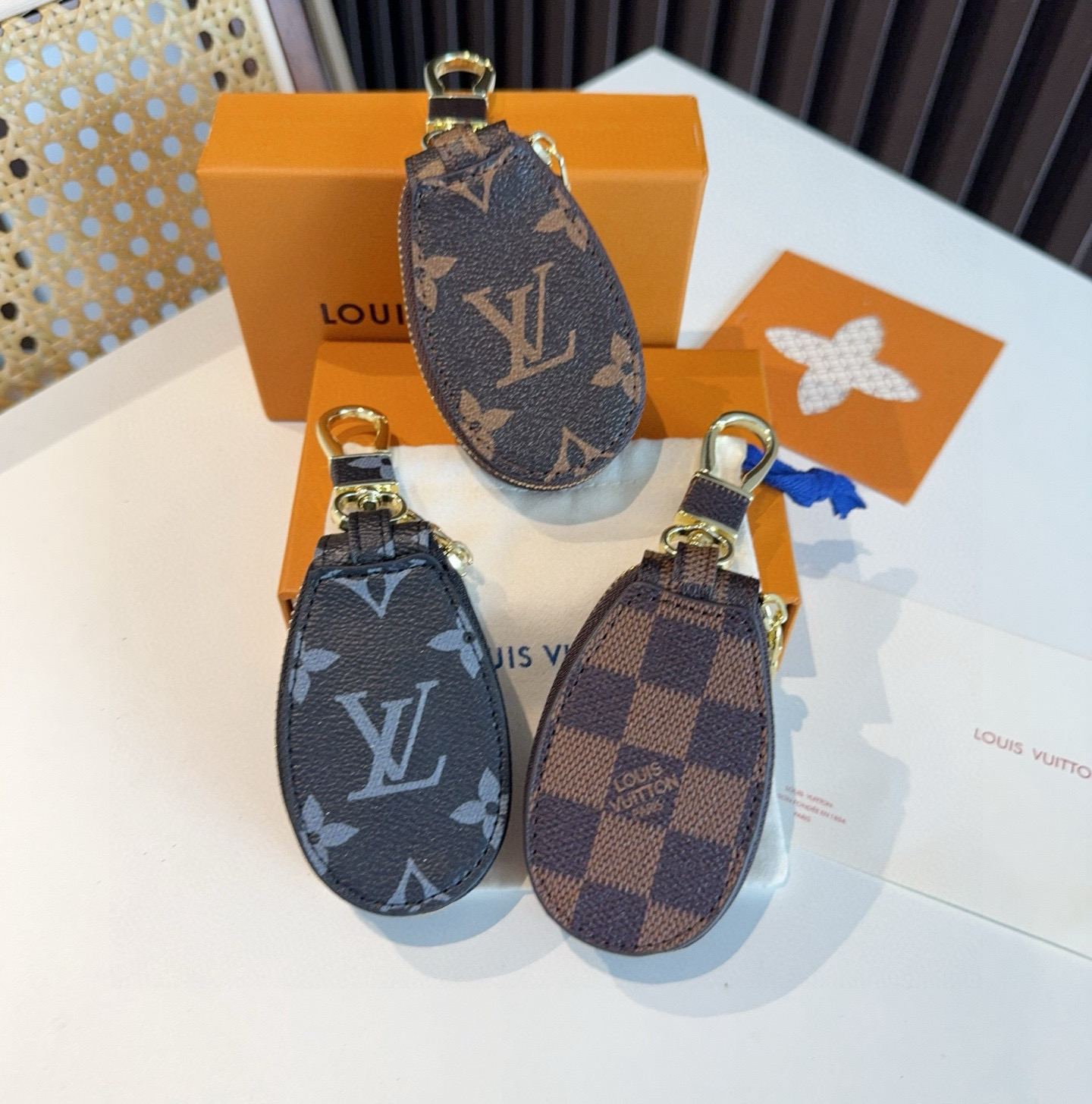 LOUIS VUITTON
