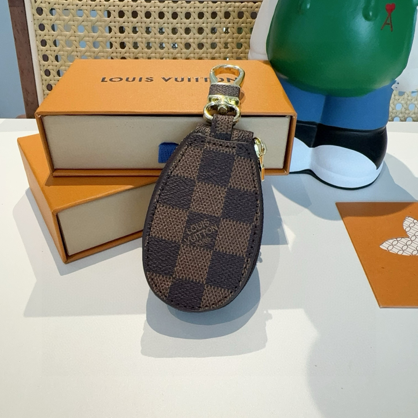 LOUIS VUITTON