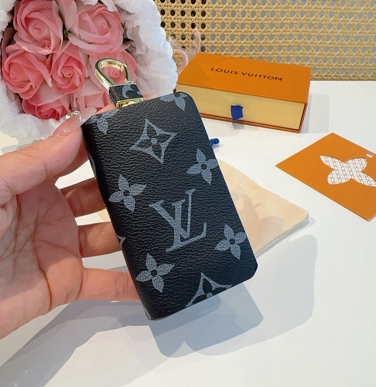 LOUIS VUITTON