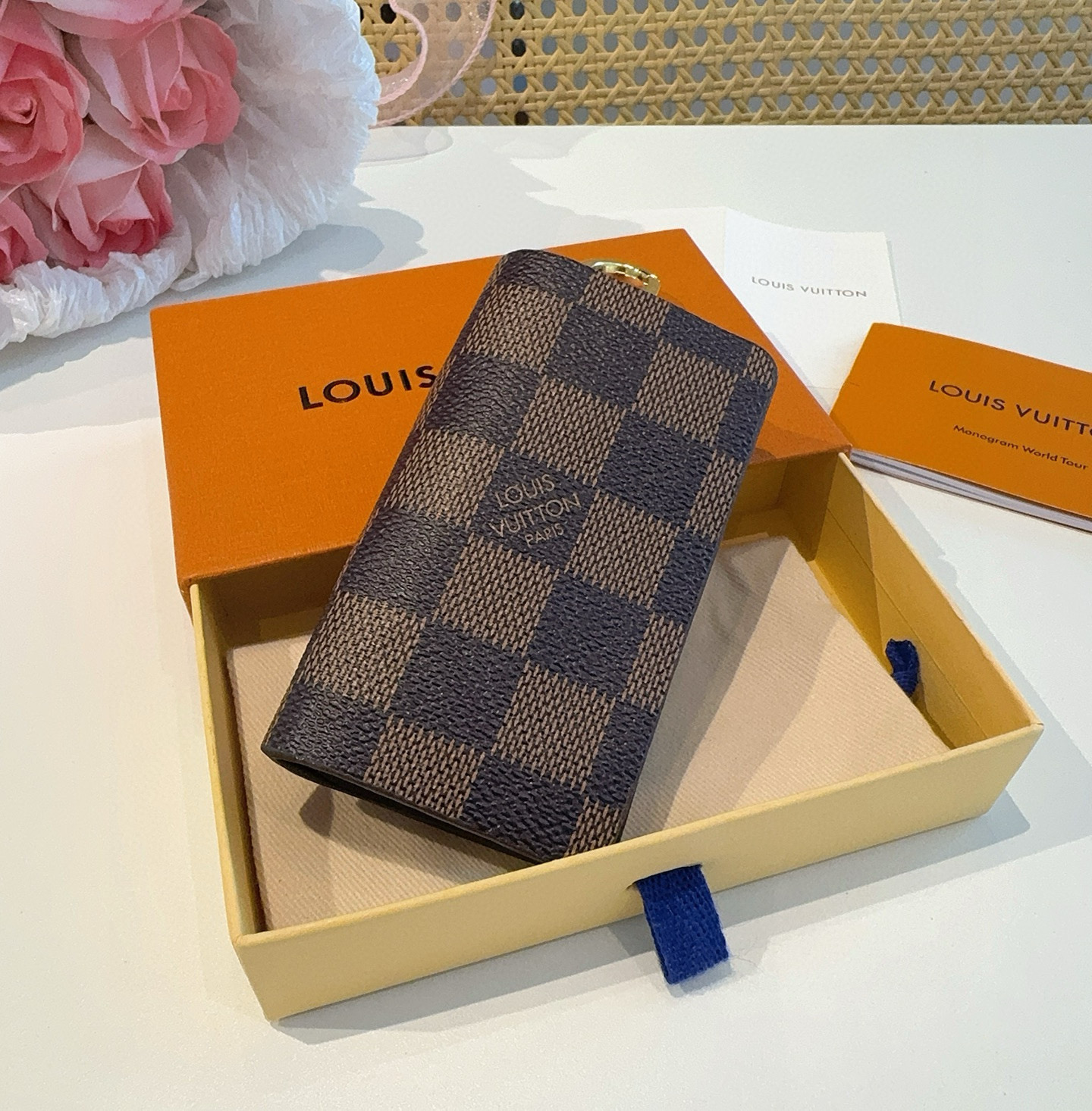 LOUIS VUITTON