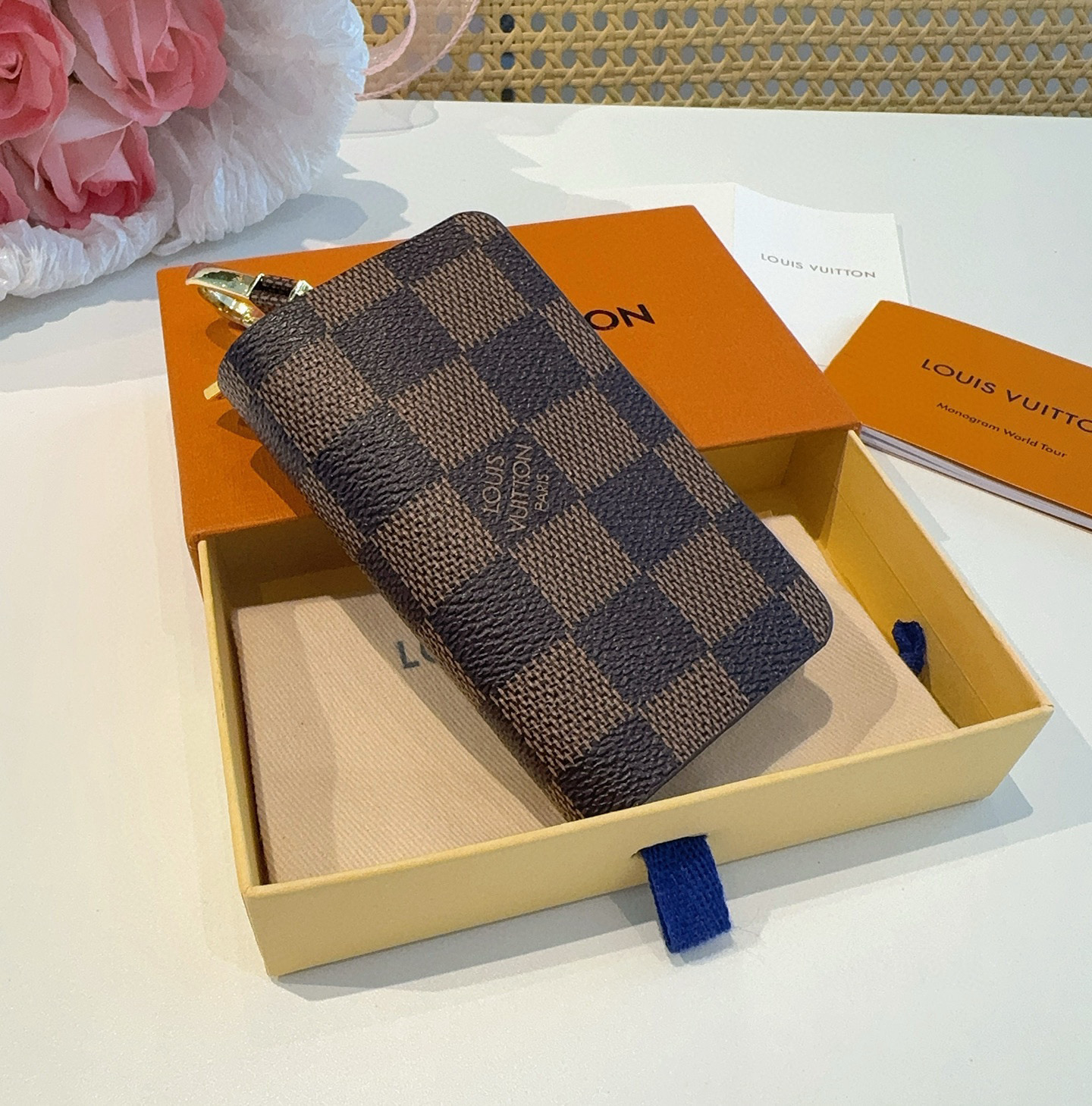 LOUIS VUITTON