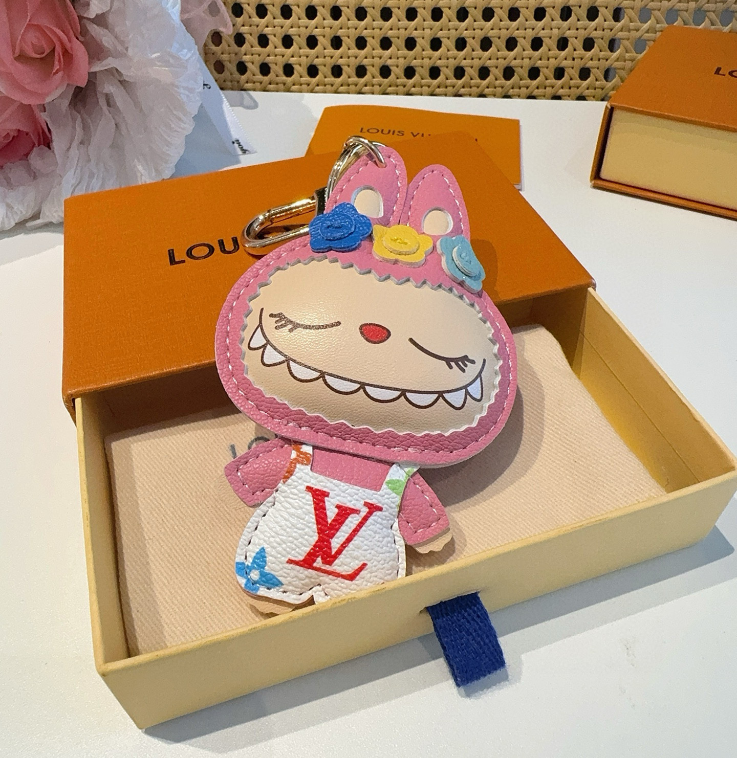 LOUIS VUITTON