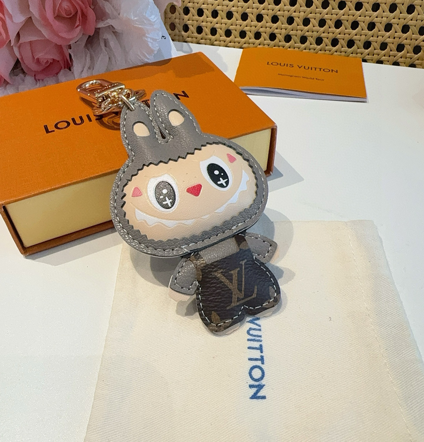 LOUIS VUITTON